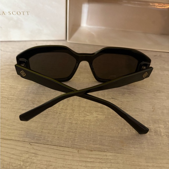 Brand NEW, Kendra Scott Black Rectangular Sunglasses, Danielle sunglasses - Picture 3 of 7